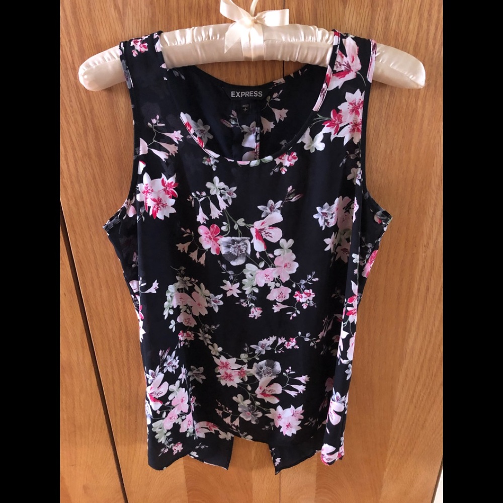 ☄️☀️2/$20 EXPRESS tank S